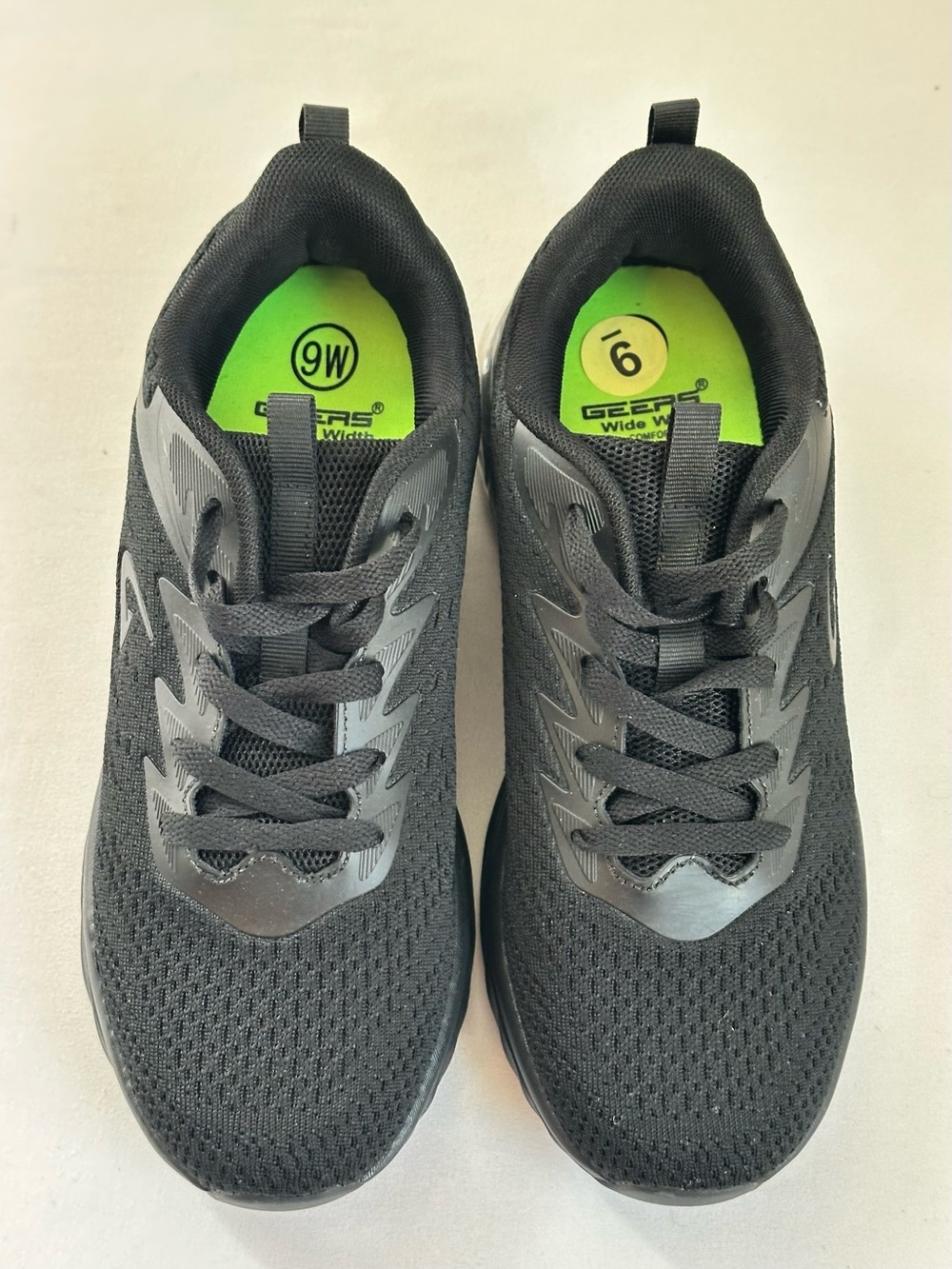Black Men’s Lightweight Athletic Sneakers